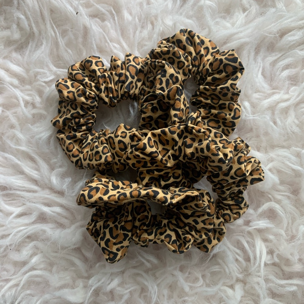 Leopard Print Scrunchie - Picture 2 of 2